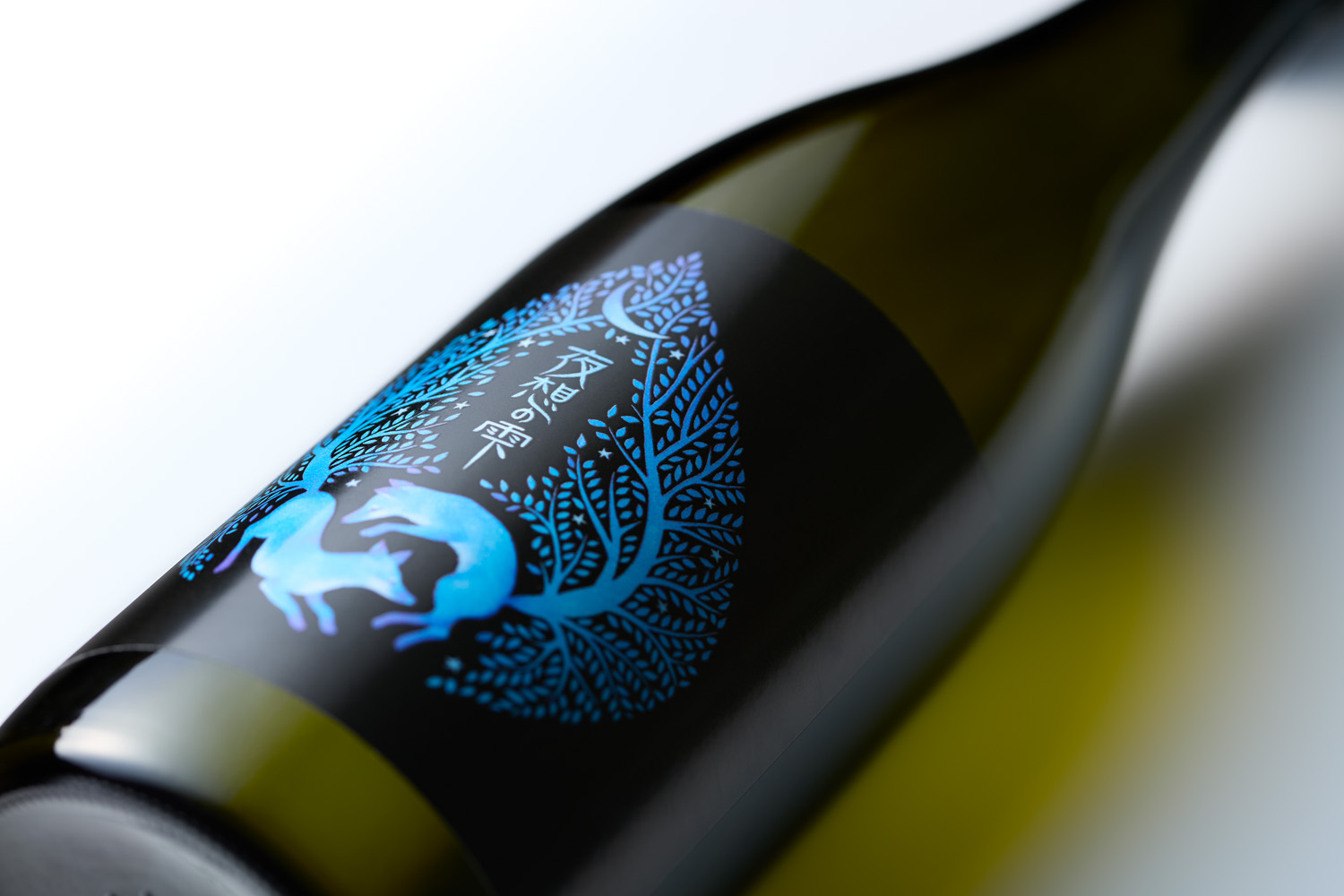 青木酒造 コラボ商品「夜想の雫」発売— 日本画 × 大吟醸の世界へ